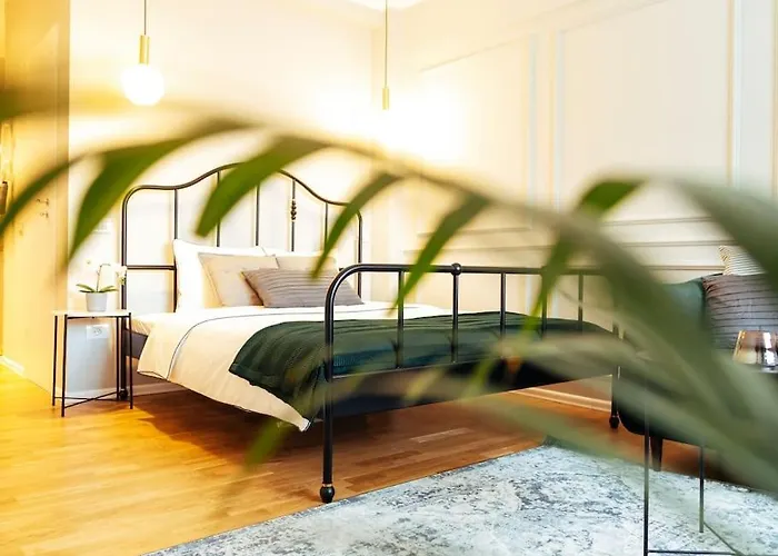 Amazing Location - Superb View - Old Town Apartment *